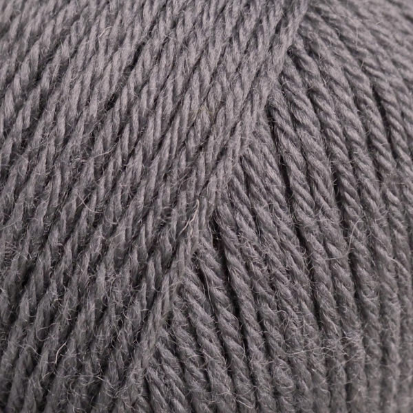 Closeup of Berroco Lanas Storm 9509 in steel grey