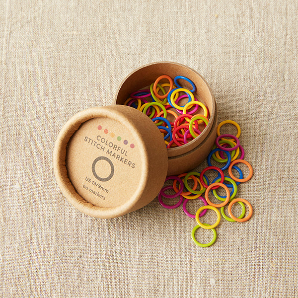 Colored Ring Stitch Markers in 6 different colors: yellow, green, orange, magenta, blue and red. 60 Markers.