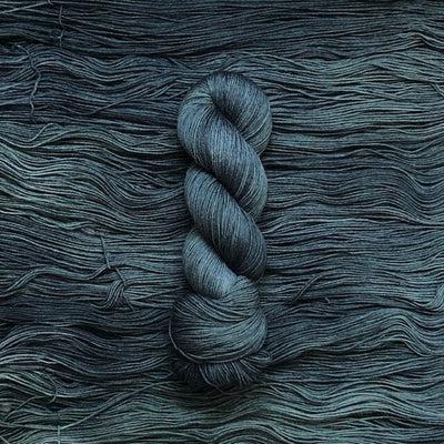 Detail of Knerd String SW Worsted Royal Pine